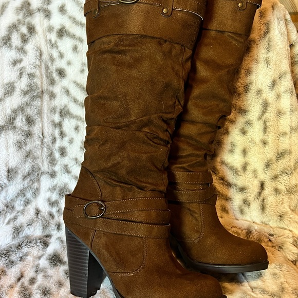 Dania platform, high heel heel brown suede with buckle size 5.5 - Picture 5 of 9